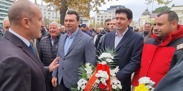 Паргов почете подвига на българските парашутисти